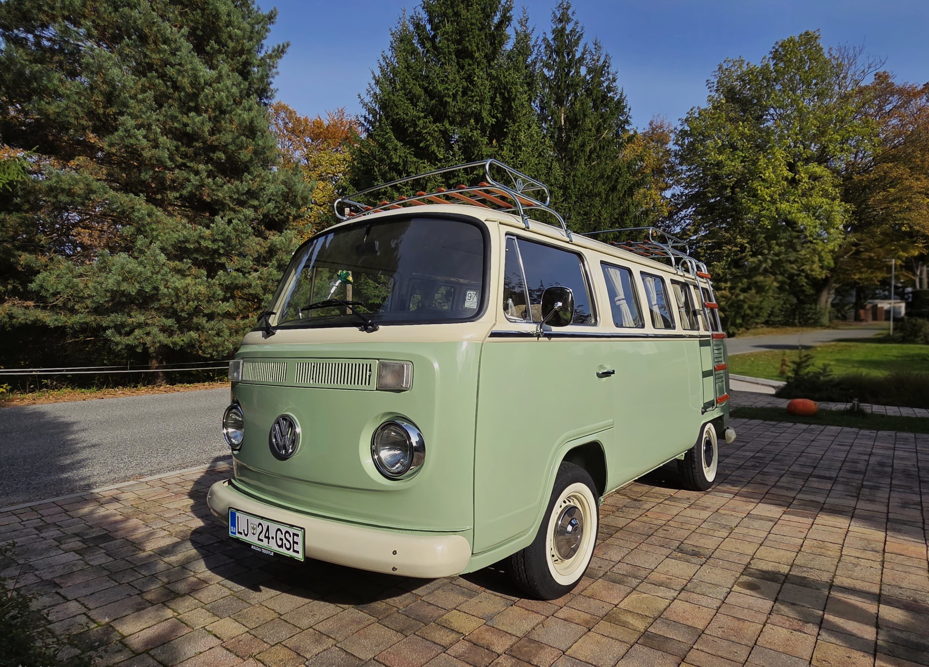 Classic VW Bully T2 in great condition in green and beige.