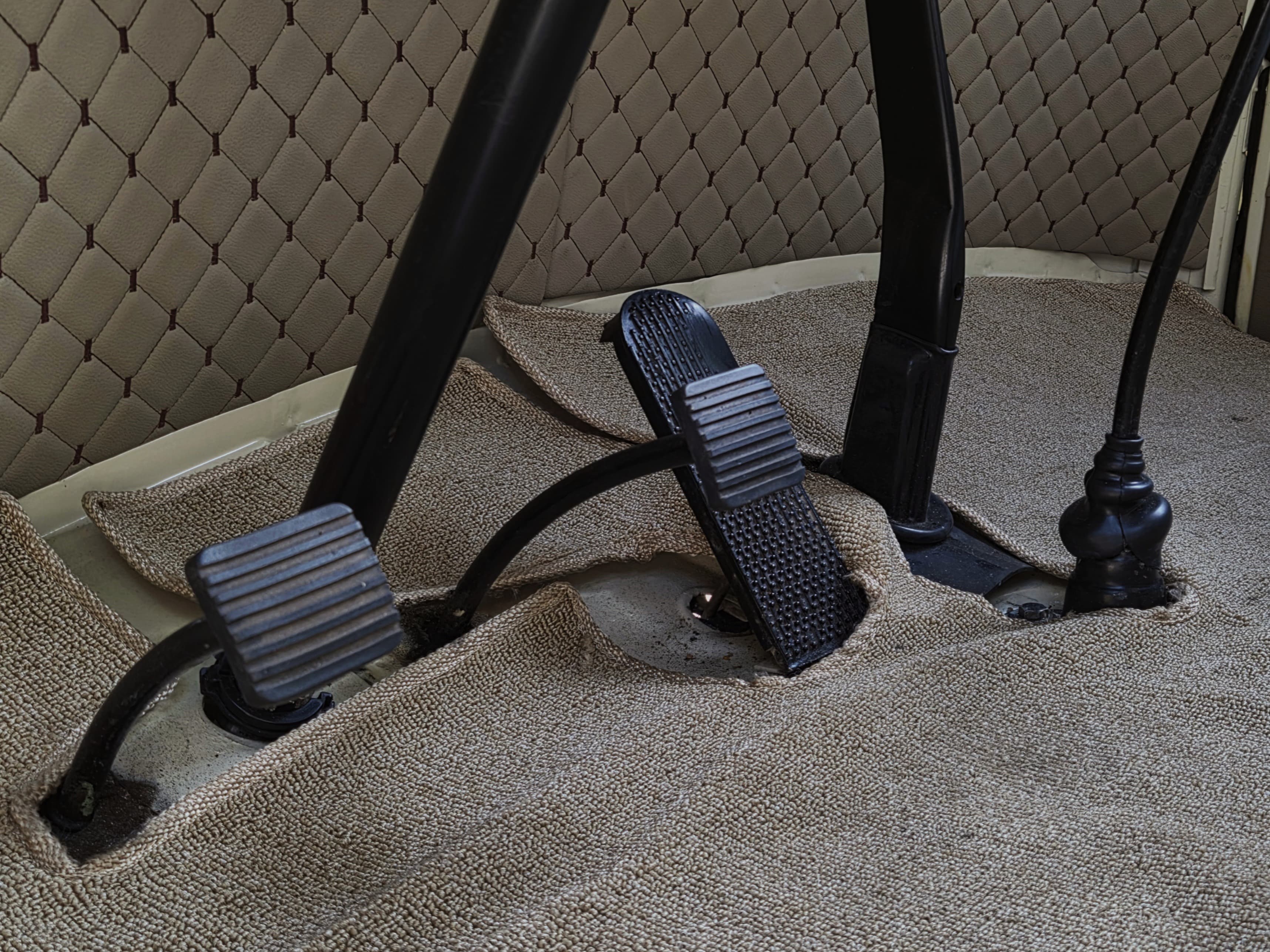 Classic VW Bully T2 in great condition in green and beige.